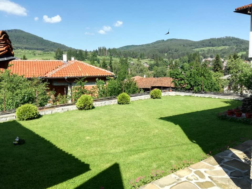 Радкината Къща Hotel Koprivshtitsa Bagian luar foto